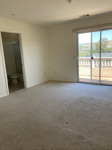 third floor Master Suite - 896 Front St