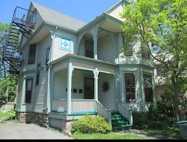 Front Entrance/ Shared porch - 34 Canfield Pl