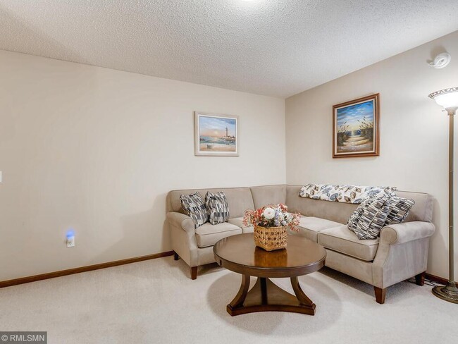 Building Photo - 3421 Maureen Lane