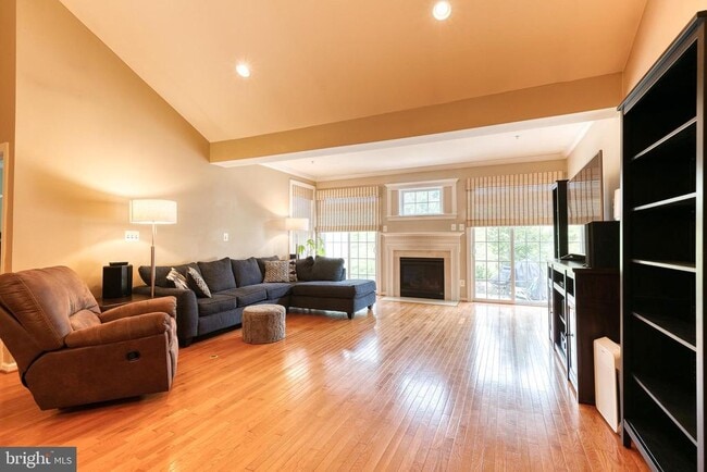 Building Photo - 318 Native Dancer Cir