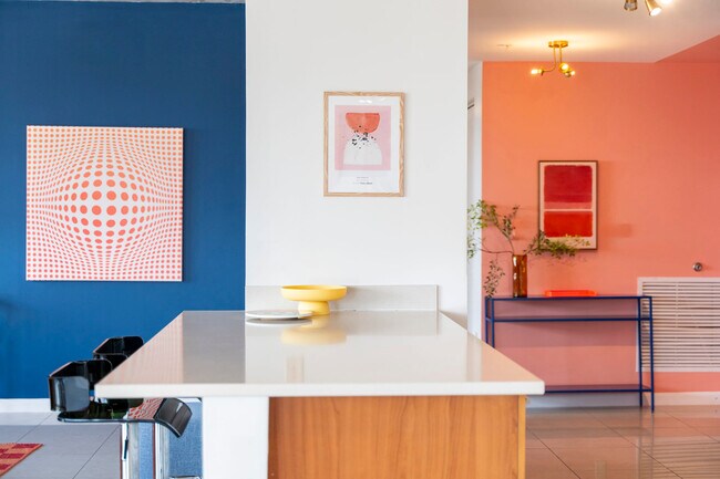 Building Photo - 3256 NE 1st Ave