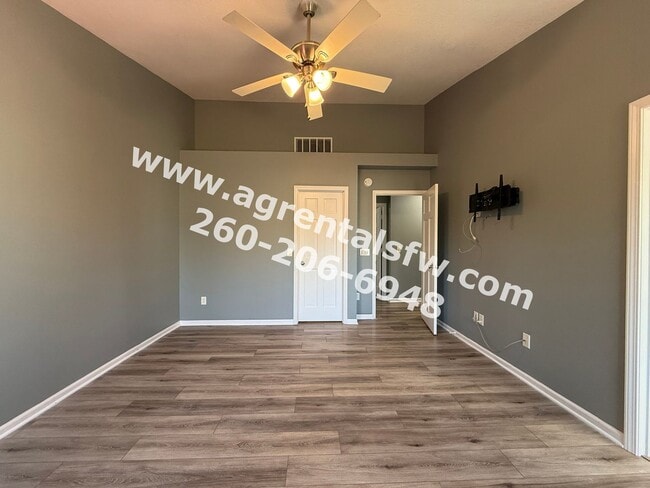 Building Photo - 3 Bedroom House