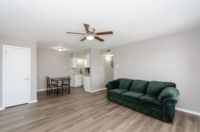 Building Photo - Oak Haven Apartments