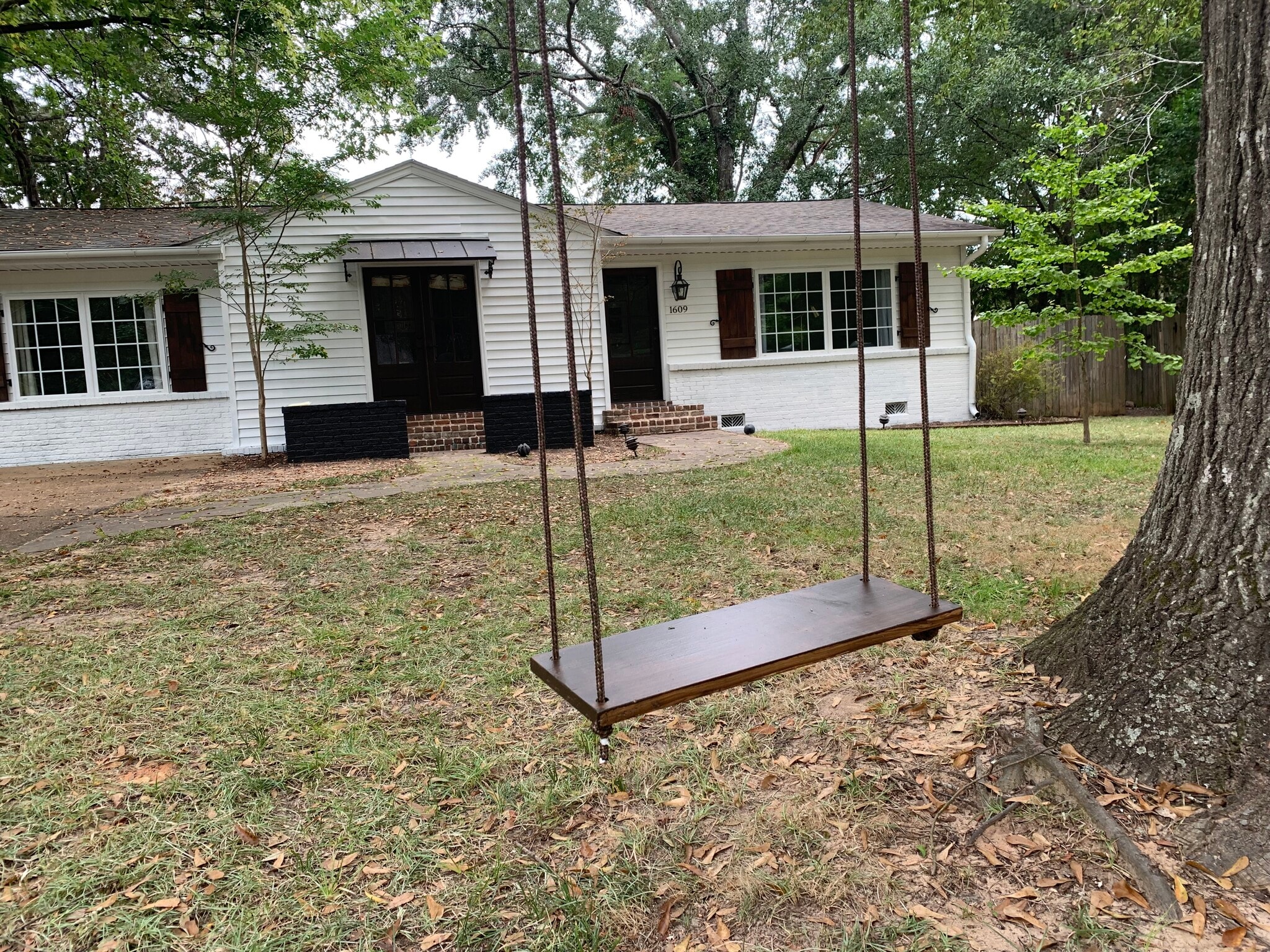 Building Photo - 1609 Pierce Avenue Ext