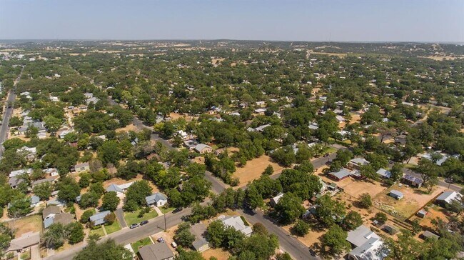 Building Photo - 611 N Adams St
