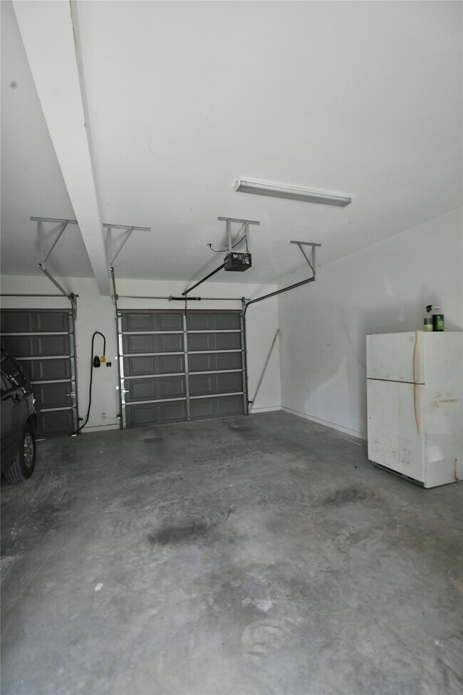 Building Photo - 536 Columbia St