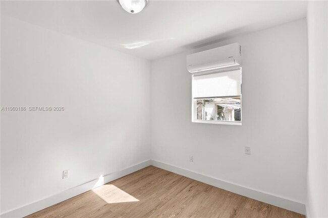 Building Photo - 2508 SW 10th St