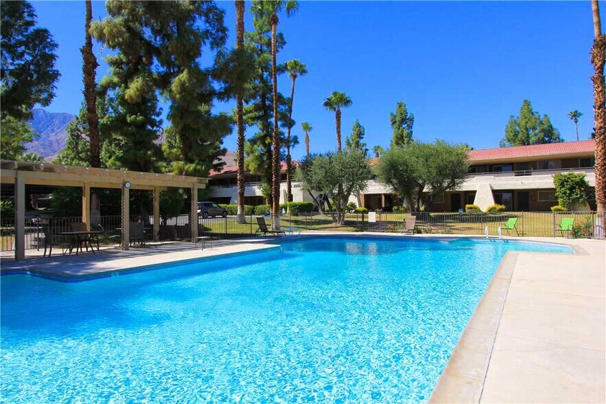 Building Photo - 2825 N Los Felices Rd