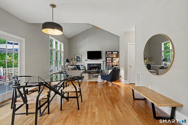 Building Photo - 1 Silvermine Rdg