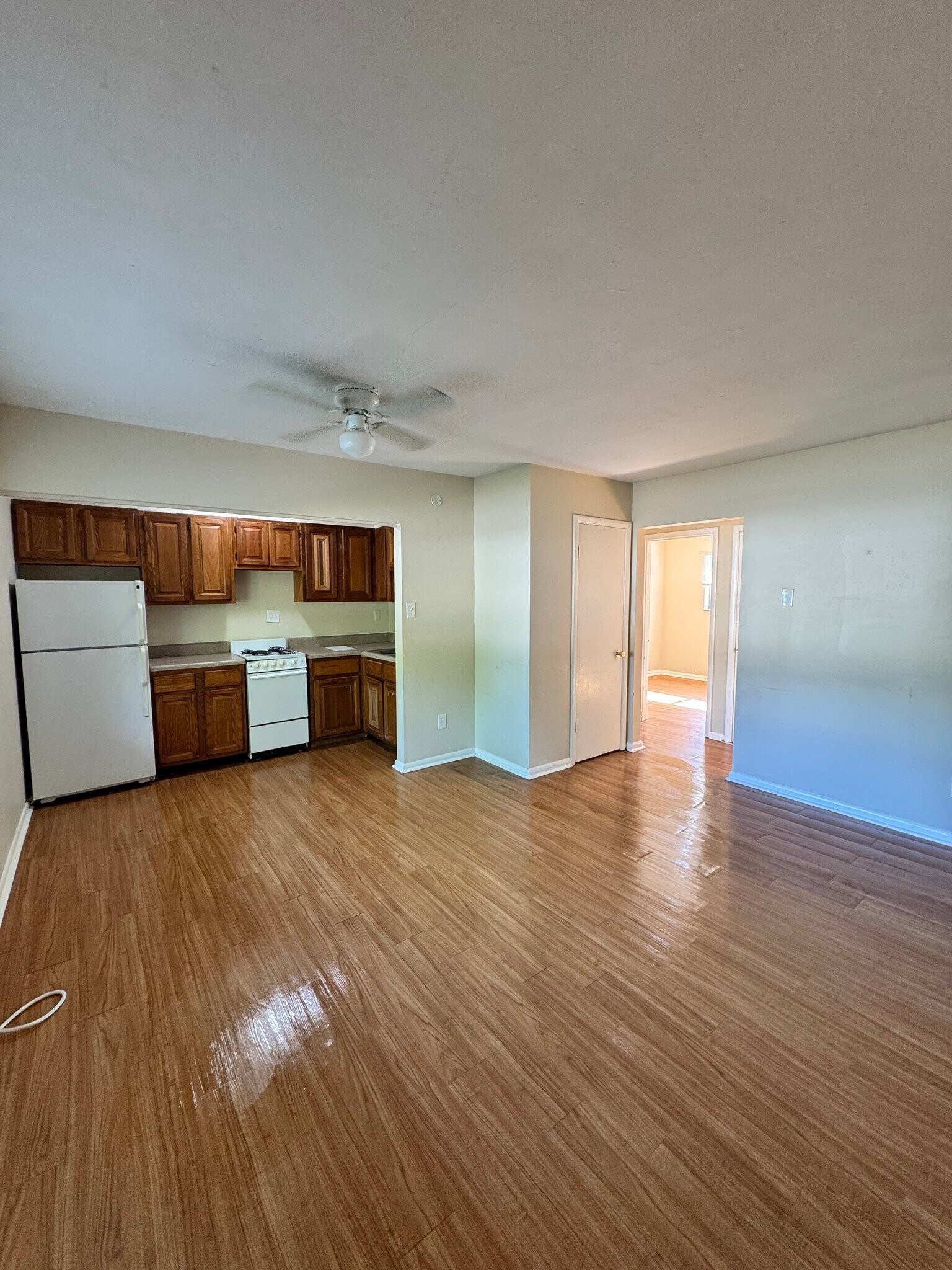 Building Photo - 1901 E 5th Ave