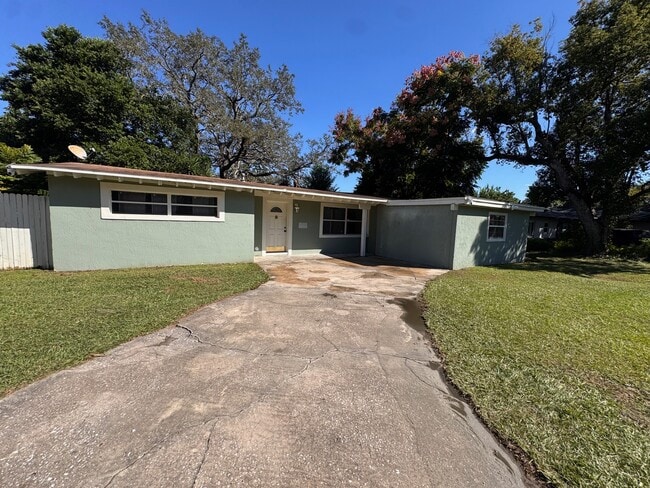 Building Photo - 2429 Sandy Ln