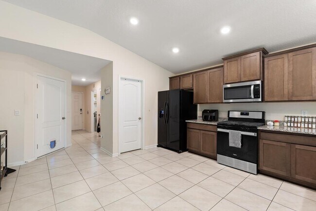 Building Photo - 86186 Mainline Rd