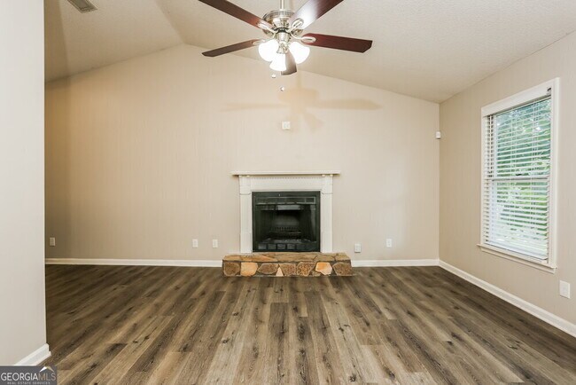 Building Photo - 2400 Boone Pl