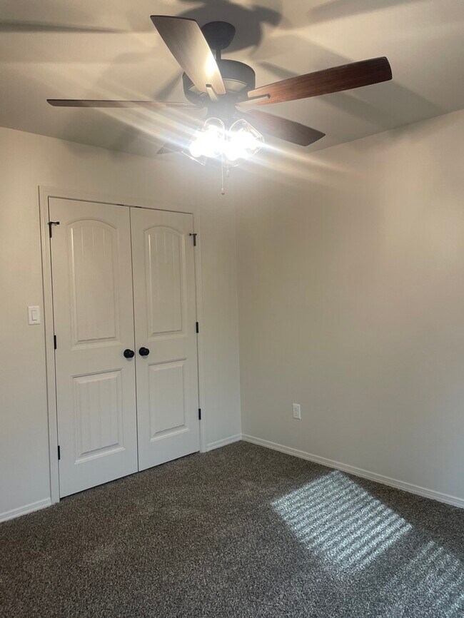 Building Photo - 1048 Heritage Way