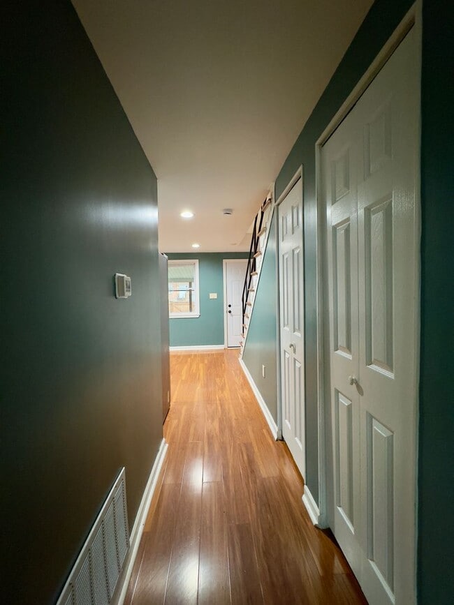Building Photo - $300 OFF THIS Charming 2 Bedroom/1 Bathroom Townhome in Dundalk, MD!