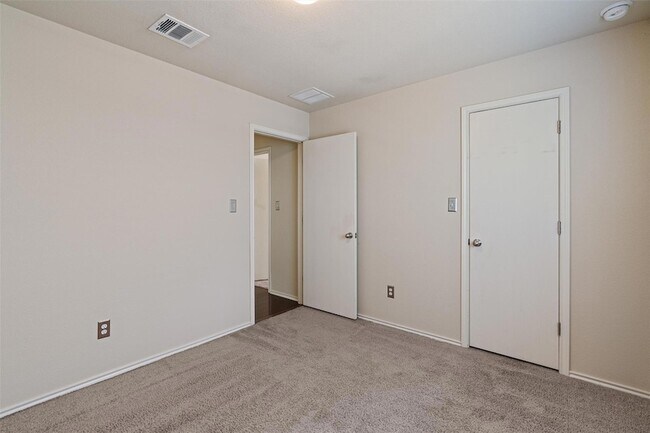 Building Photo - 15012 Parrish Ln