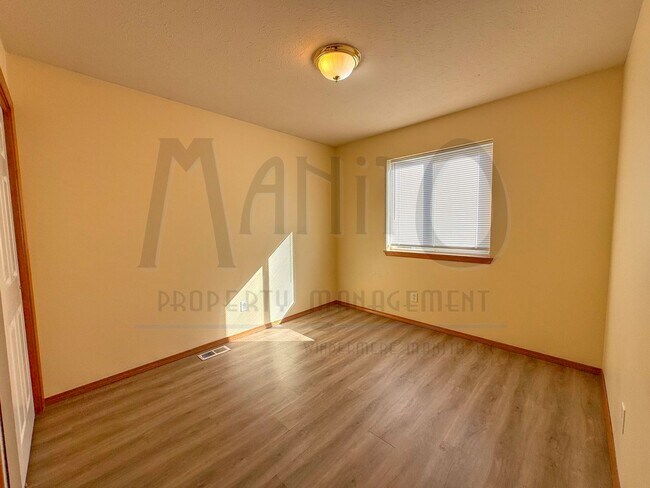 Building Photo - Beautiful Gleneden Heights Home