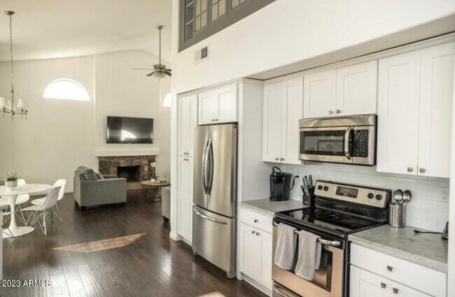 Building Photo - 6427 W Wethersfield Rd