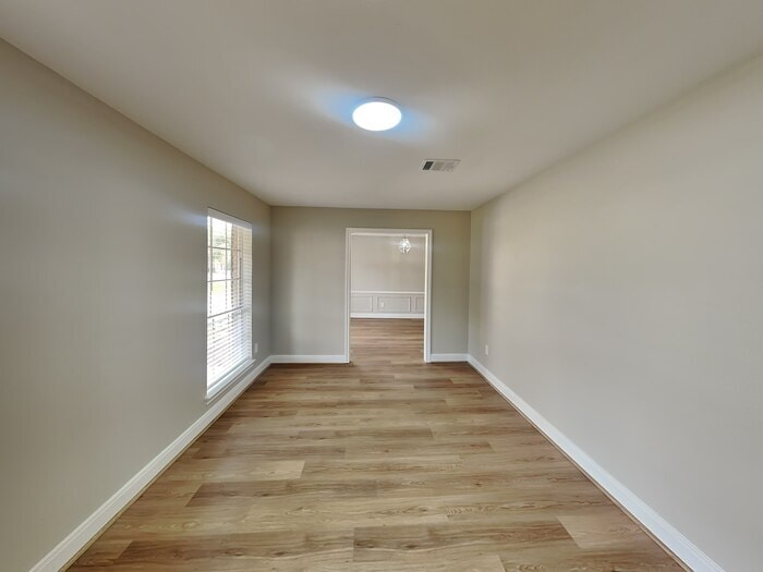 Building Photo - 7726-7712 12 Fairway Ln