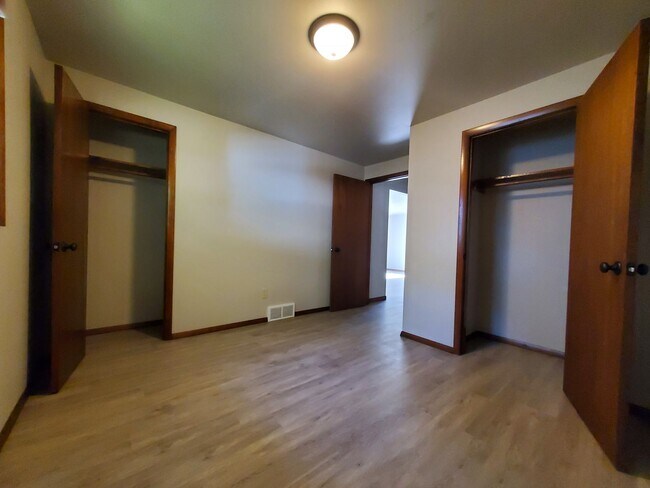 Building Photo - Coolidge