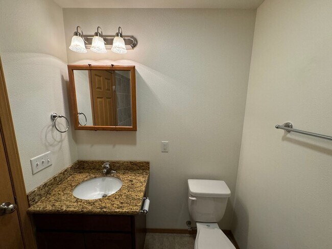 Building Photo - 5595 S Irwin Dr