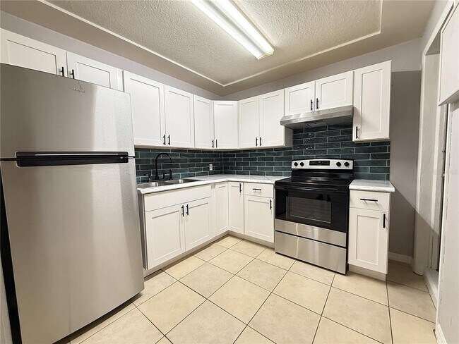 Building Photo - 3022 W Walnut St