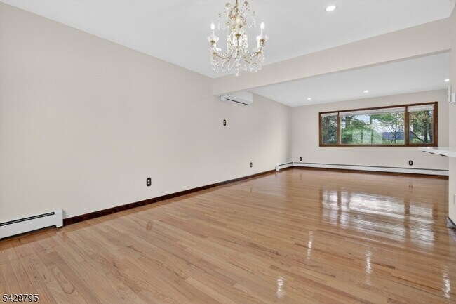 Building Photo - 97 Sipp Ave