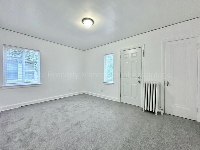 Building Photo - 17512 Roselawn St