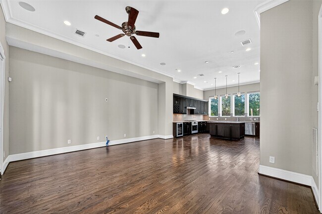 Building Photo - 2116 Mason St