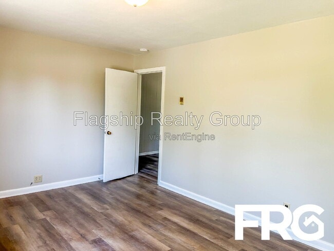 Building Photo - 231 Bunche Dr