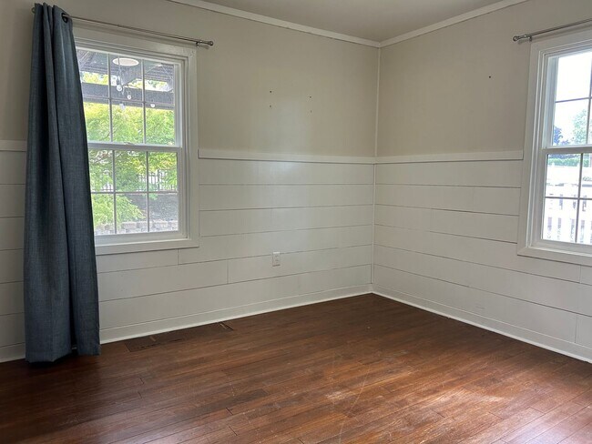 Building Photo - NEW LISTING In Desirable N. Richland Neigh...