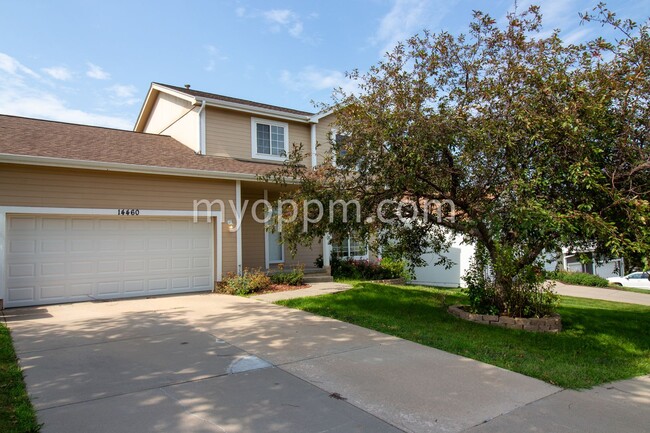 Primary Photo - $1,022.50 Off Deposit! Spacious 2 Story ho...