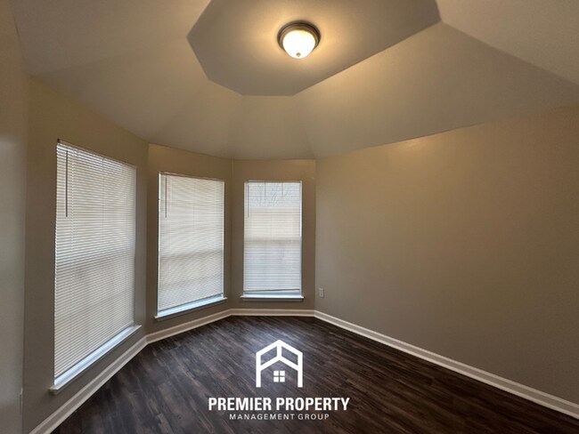 Building Photo - Newly Renovated 3BR Cordova Home | Vaulted Ceilings, Fireplace, 2-Car Garage & Luxury Primary Suite