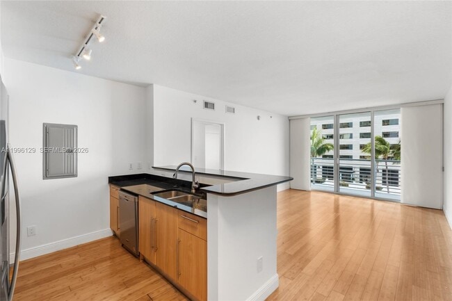 Building Photo - 335 S Biscayne Blvd