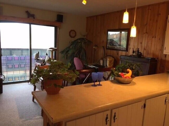 Building Photo - 575 Straight Creek Dr