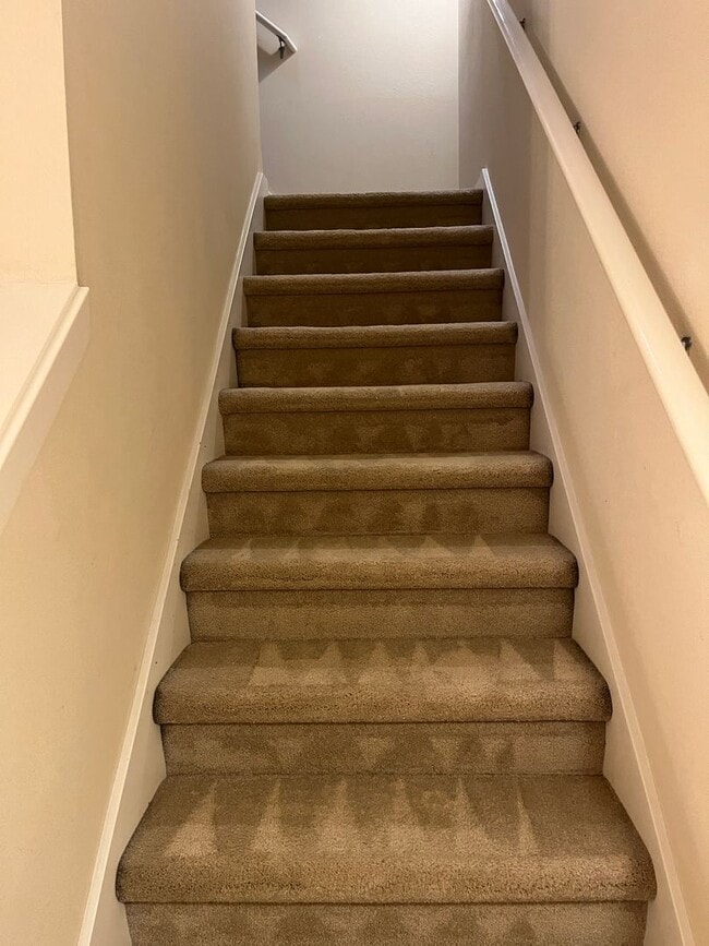 Building Photo - Ravenna Townhome