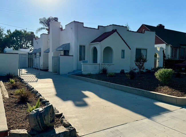 Building Photo - Beautifully updated 3-bedroom home