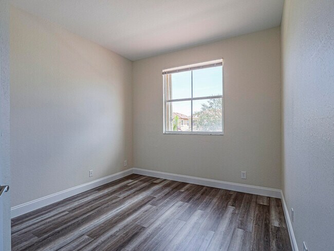 Building Photo - 5605 Spanish River Rd