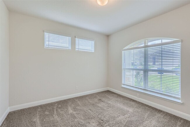 Building Photo - 3 bedroom with office in sought after Copper Canyon Community!