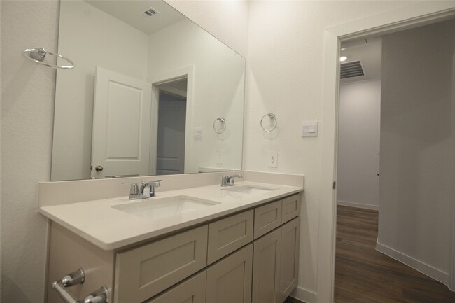 Building Photo - 4116 Sterling Spgs