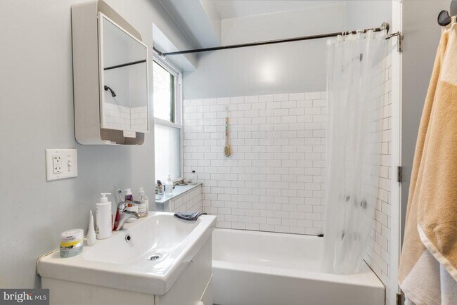 Building Photo - 2049 E Susquehanna Ave