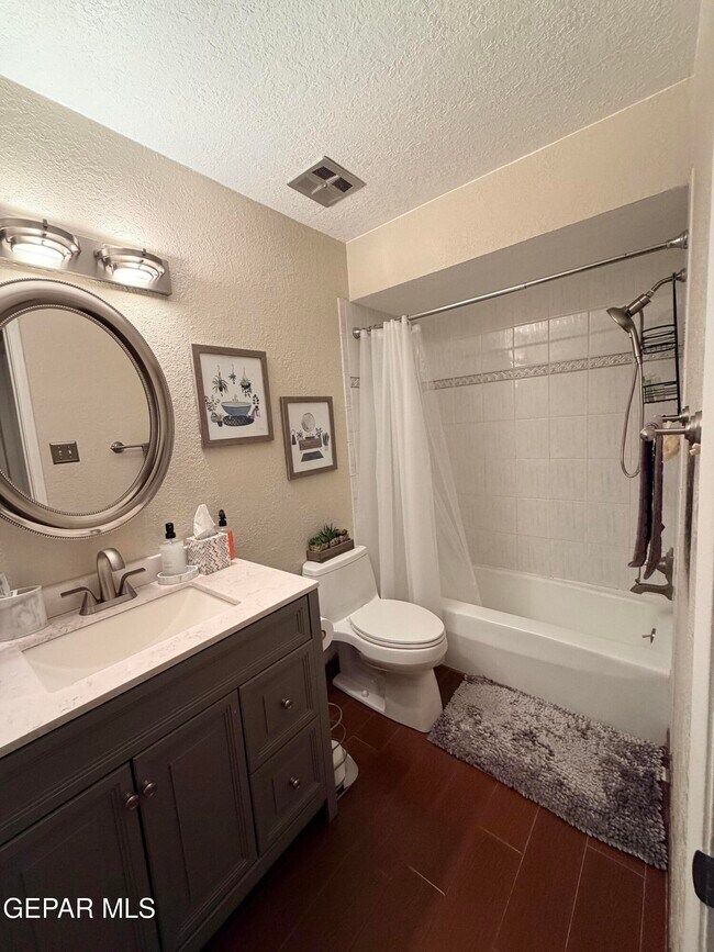 Building Photo - 6201 Escondido Dr