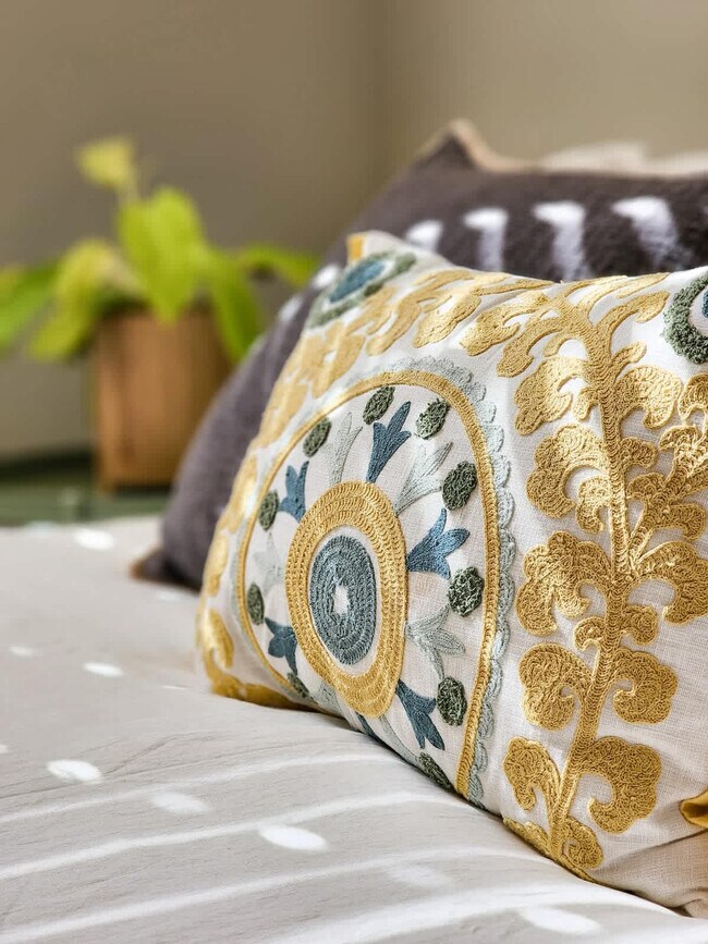 Building Photo - 803B Dawson Rd