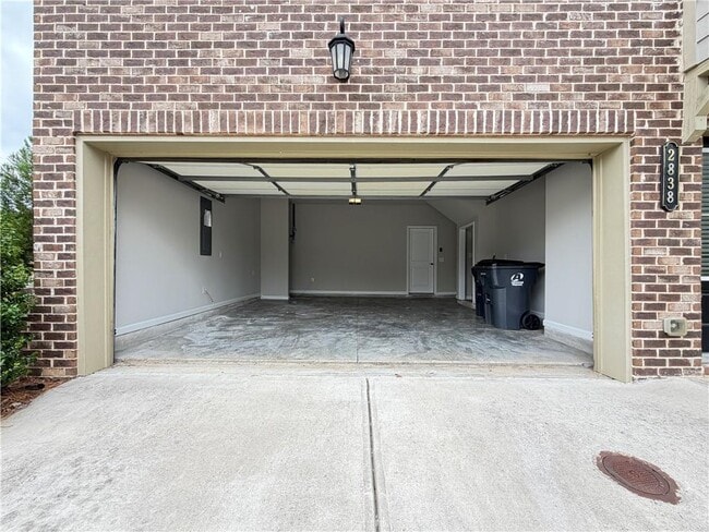 Building Photo - 2838 Vlg Pk Bnd