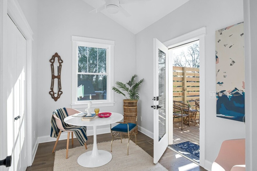 Building Photo - 426 Hart Ave