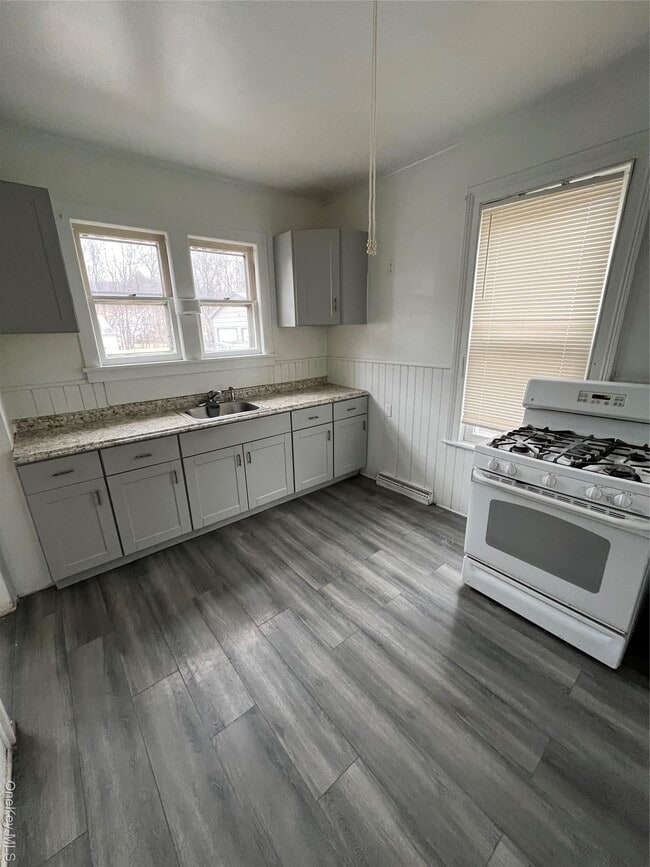 Building Photo - 49 Orange St