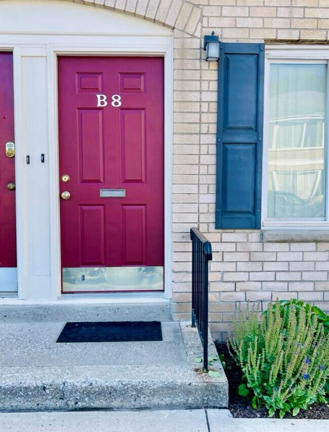 Primary Photo - 250 Beechwood Ave