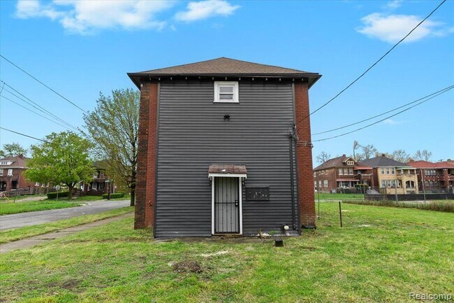 Building Photo - 4204 Clements St