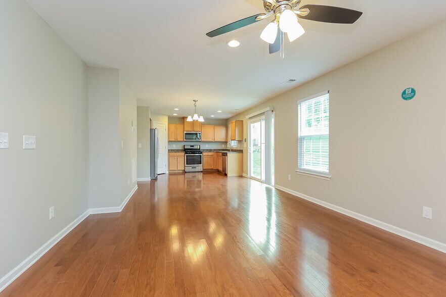 Building Photo - 408 Parmley Ln