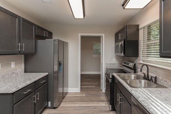 Building Photo - 245 Cary Memorial Dr